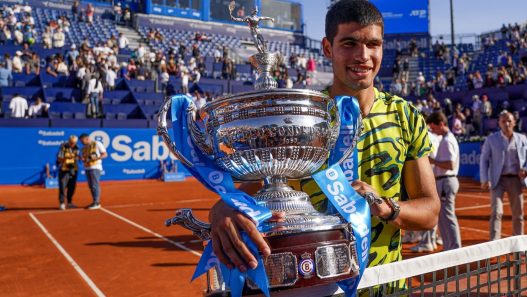 Carlos Alcaraz lors de son deuxième titre au tournoi ATP 500 de Barcelone en 2023 (Getty Images)
