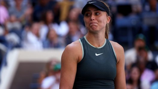 Paula Badosa montre sa tristesse lors de sa défaite en quart de finale contre Emma Navarro à l'US Open aujourd'hui. Crédit : Adam Stoltman/Alamy Live News