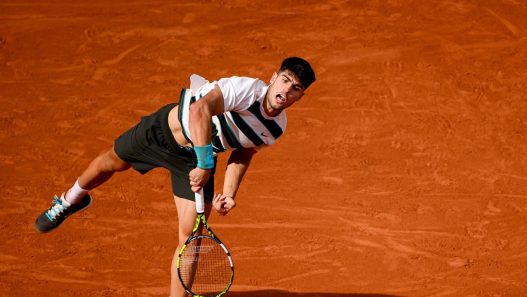 Carlos Alcaraz s'est imposé contre Ben Shelton et s'est qualifié pour les quarts de finale à Paris (Getty Images)