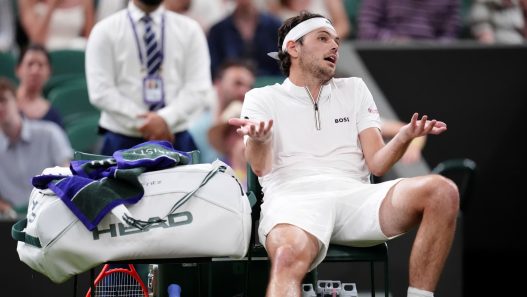 Malgré la frustration de l'interruption hier soir, Taylor Fritz s'est imposé face à Giovanni Mpetshi Perricard - GL, BFM RMC Sport