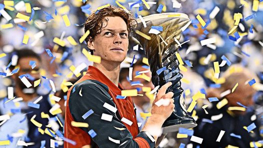 Jannik Sinner débutera la défense de son titre ce samedi. (Getty Images)