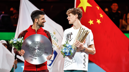 Jannik Sanner avec Novak Djokovic en finale du Shanghai Rolex Masters 2024 à Shanghai. (Sipa US/Alamy Live News)