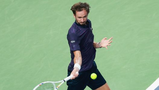 Daniil Medvedev s'est qualifié pour les demi-finales du Masters 1000 de Shanghai. (Lintao Zhang/Getty Images)
