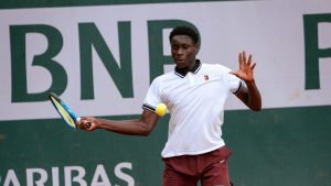 En 2025, Moïse Kouamé participait aux qualifications de Roland-Garros (Univers Tennis)