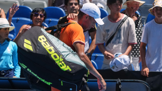 Félix Auger-Aliassime a été pris de crampes lors de son match à l'Open d'Australie (Alamy)