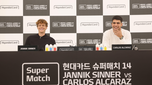 Jannik Sinner et Carlos Alcaraz sont intéressés à l'idée de jouer un double ensemble (Alamy)