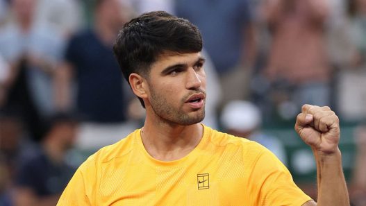 Carlos Alcaraz s'est qualifié pour les huitièmes de finale en battant Arthur Rinderknech à Indian Wells (Getty Images).