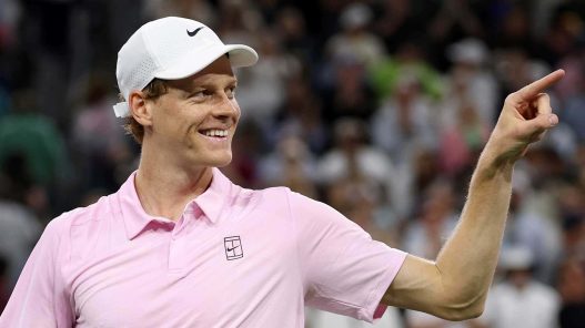 Masters 1000 Indian Wells : Jannik Sinner maîtrise Alexander Zverev pour se qualifier en finale