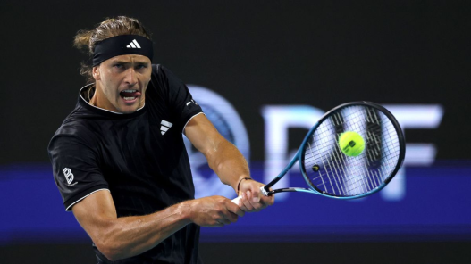 Avant de retrouver Sinner en demi-finale, Zverev s'est confié sur ses chances de gagner un Grand Chelem cette année : il est plus que confiant (Getty Images)