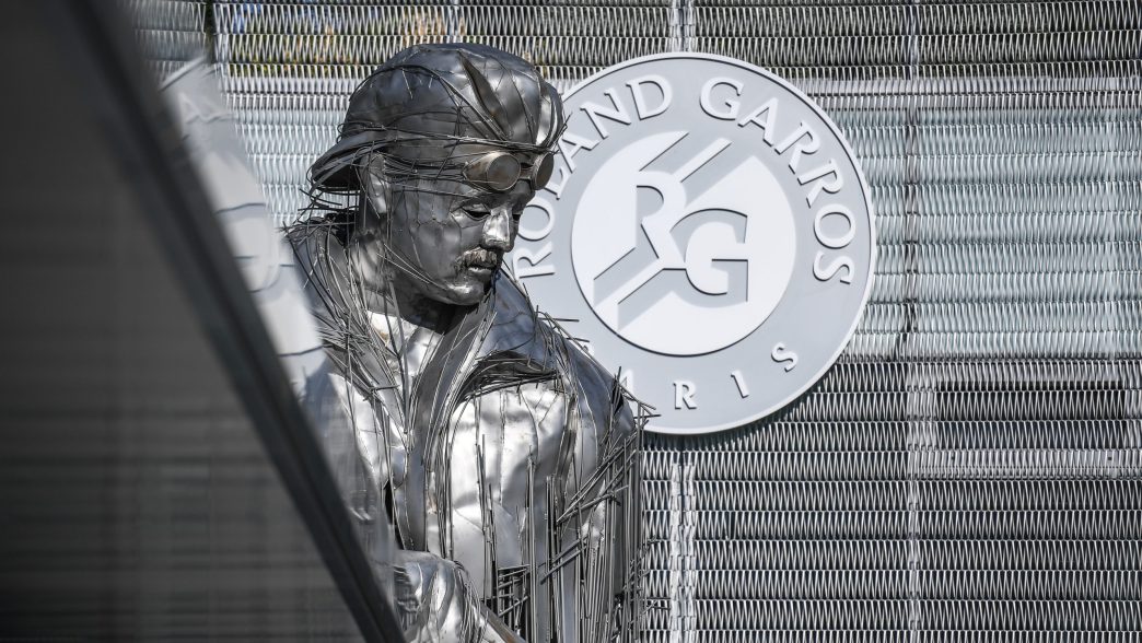 Statue de l’Aviateur par l’artiste Caroline Brisset, Stade Roland-Garros, Photo : Christophe Guibbaud / FFT