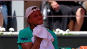 Roland-Garros : Alexandre Müller abandonne contre Stefanos Tsitsipas au premier tour
