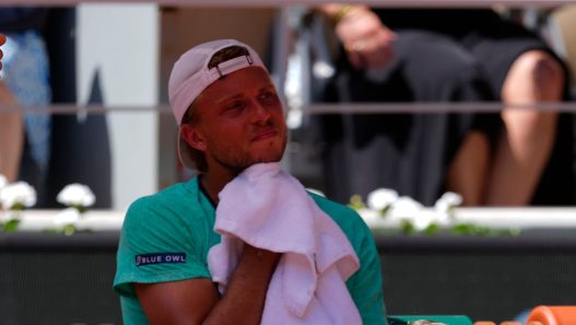 Roland-Garros : Alexandre Müller abandonne contre Stefanos Tsitsipas au premier tour