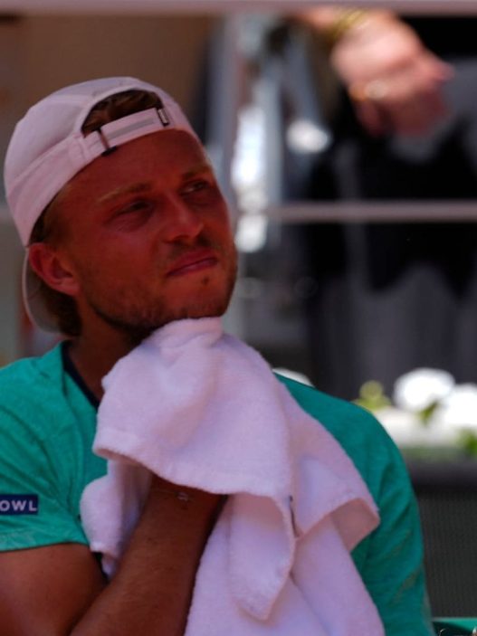 Roland-Garros : Alexandre Müller abandonne contre Stefanos Tsitsipas au premier tour