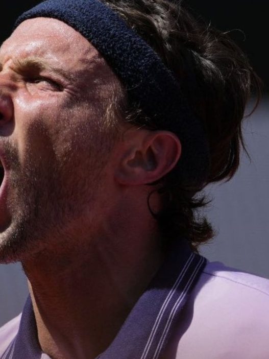Roland-Garros : Arthur Rinderknech rallie le deuxième tour sans trembler