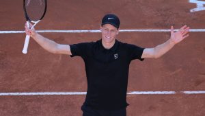 Masters 1000 Rome : Jannik Sinner file en quarts et égale un record de Novak Djokovic