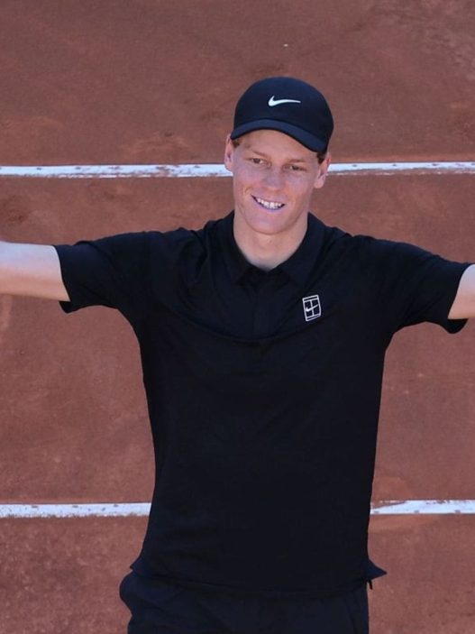 Masters 1000 Rome : Jannik Sinner file en quarts et égale un record de Novak Djokovic