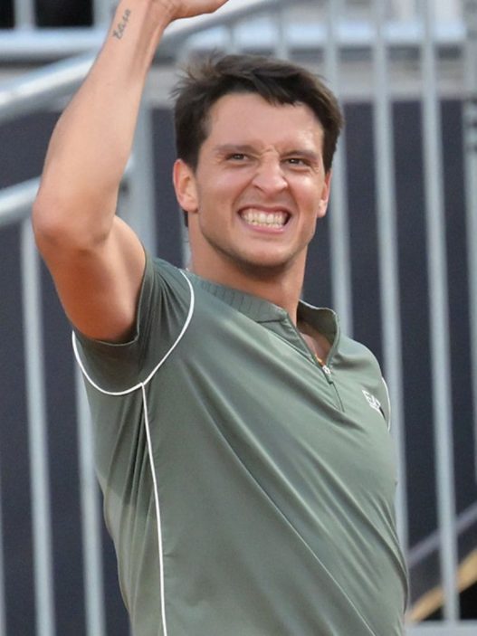 Masters 1000 Rome : Luciano Darderi sauve quatre balles de match et fait tomber Alexander Zverev aux portes des quarts de finale