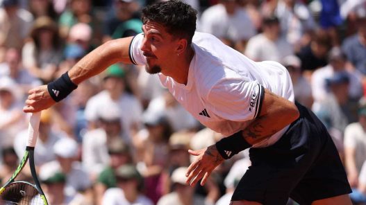 Roland-Garros : Atmane renversé par Kokkinakis au terme d'un match marathon de 4h18