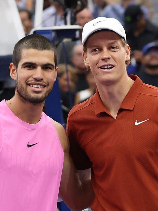 Carlos Alcaraz et Jannik Sinner lors de leur finale à l'US Open 2025 (Clive Brunskill/Getty Images)