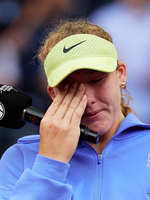Les larmes de Mirra Andreeva après sa défaite en finale du WTA 1000 de Madrid (Alvaro Medranda/Quality Sport Images/Getty Images)