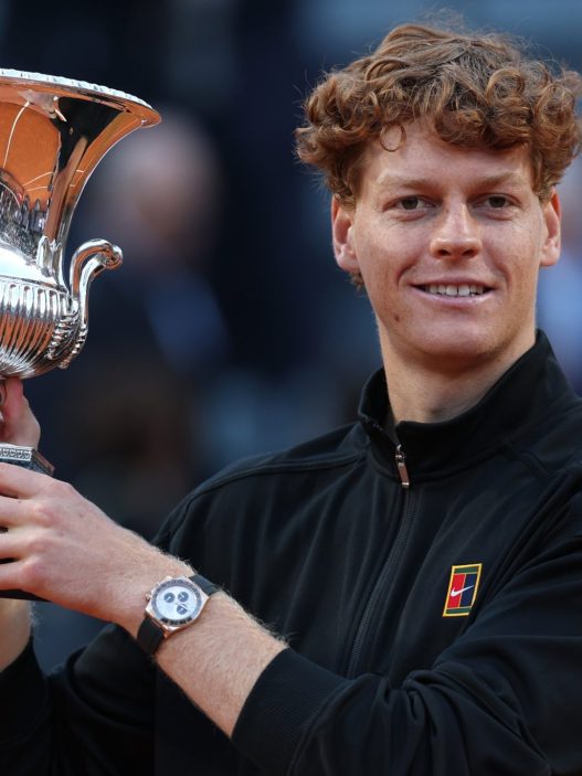 Jannik Sinner avec son trophée au Masters 1000 de Rome (Getty Images)
