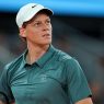 Jannik Sinner sur le court lors de sa dernière victoire en Masters 1000 (Oscar J. Barroso/Europa Press via Getty Images)