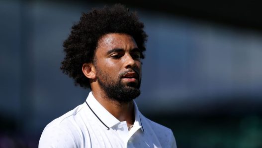 Wimbledon : Arthur Fils signe son retour avec une première victoire en Grand Chelem depuis plus d'un an