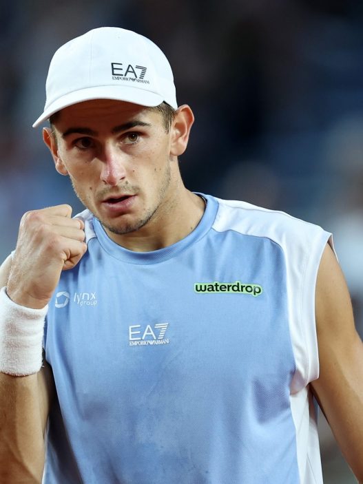 Matteo Arnaldi s'est imposé au bout de la nuit pour atteindre les quarts de finale de Roland-Garros (Getty Images)