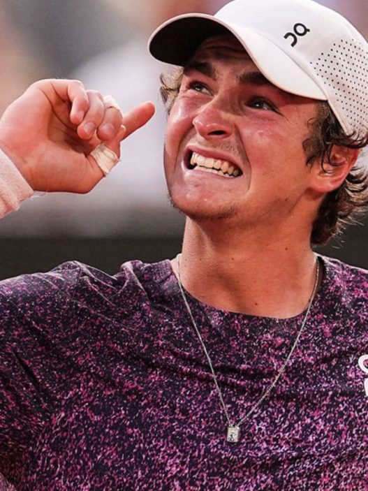 Roland-Garros : João Fonseca vient à bout de Casper Ruud et atteint son premier quart de finale en Grand Chelem