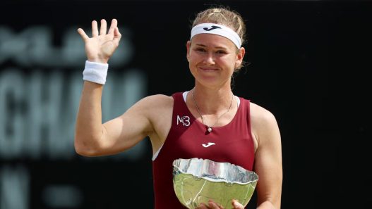 WTA 250 Nottingham : Marie Bouzková décroche son deuxième titre en 2026