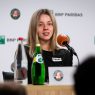 Maja Chwalinska en conférence de presse après sa qualification en finale de Roland-Garros (Robert Prange/Getty Images)