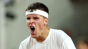 Jakub Mensik s'est qualifié en demi-finales de Roland-Garros (Dan Istitene/Getty Images)