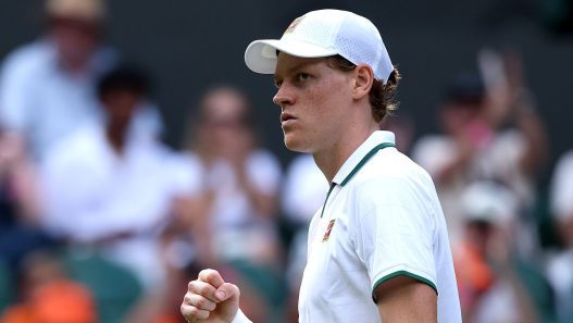 Jannik Sinner lors de son premier tour à Wimbledon (Matthew Stockman/Getty Images)