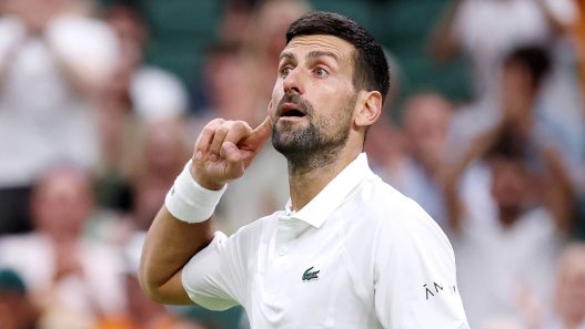 Novak Djokovic lors du premier tour de Wimbledon 2026 (Matthew Stockman/Getty Images)
