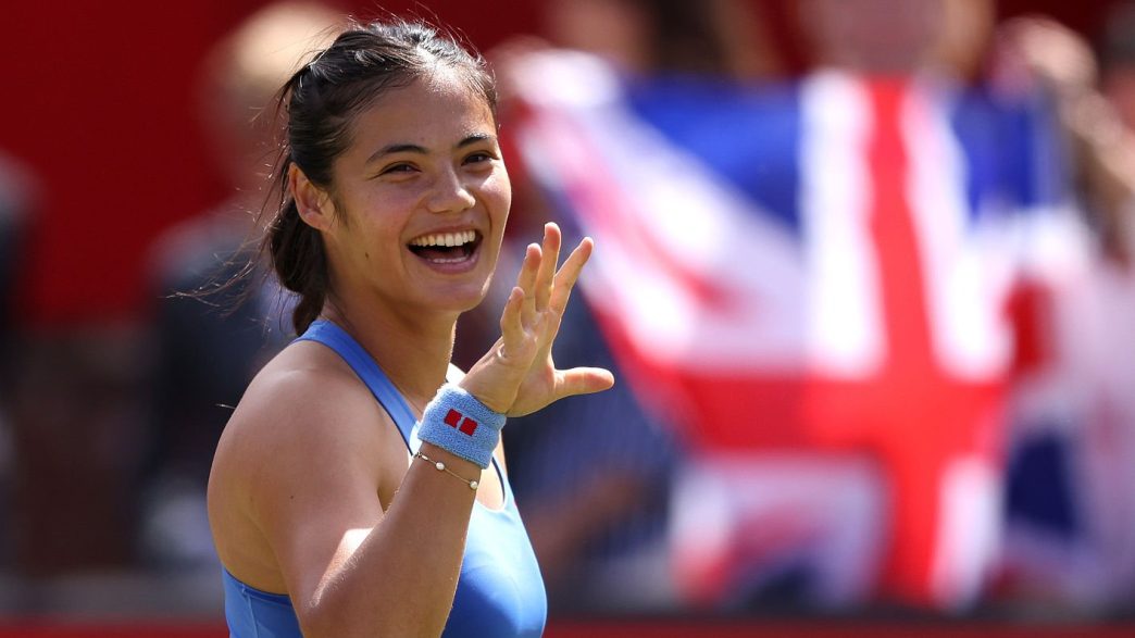 Emma Raducanu est au programme du jour au Queen's (Paul Harding/Getty Images)