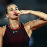 Aryna Sabalenka s'est imposée contre Naomi Osaka en huitièmes de finale de Roland-Garros (Robert Prange/Getty Images)