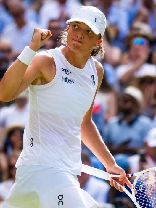 Wimbledon : Swiatek ne fait qu'une bouchée de Pliskova et poursuit sa défense de titre