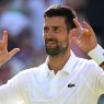 Novak Djokovic célèbre sa victoire au troisième tour de Wimbledon 2026 (Matthias Hangst/Getty Images)