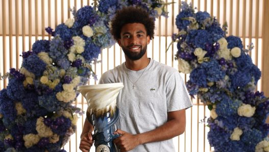 Arthur Fils avec son titre au Masters 1000 de Cincinnati (Cincinnati Open)