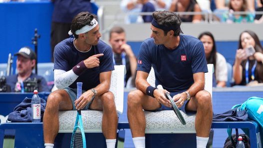 Deux adeptes du revers à une main, Roger Federer et Lorenzo Musetti, lors de l'US Open 2026 (Getty Images)