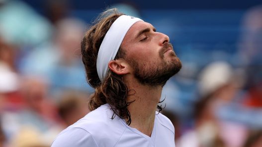 Stefanos Tsitsipas va devoir retrouver les qualifications en Masters 1000 (Emilee Chinn/Getty Images)