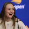 Elena Rybakina en conférence de presse après son titre à l'US Open (Julian Finney/Getty Images)