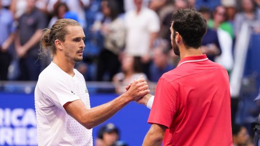 Karen Khachanov et Alexander Zverev après leur demi-finale à l'US Open 2026 (Manuela Davies/USTA via Getty Images)