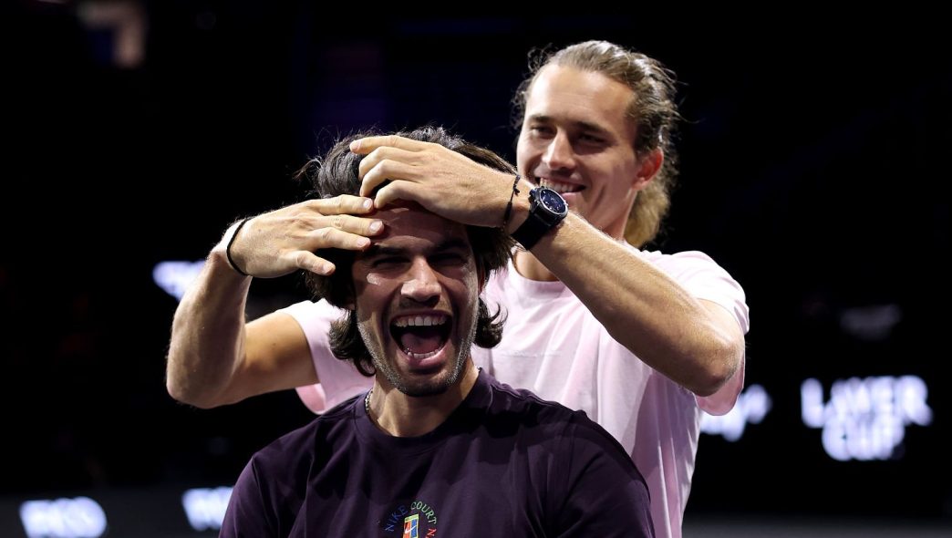Carlos Alcaraz et Alexander Zverev lors de la Laver Cup 2026 (Julian Finney/Getty Images for Laver Cup)