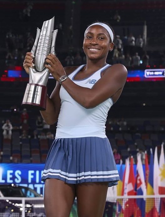 Coco Gauff célébrant son titre après la finale à Wuhan en 2025 (Getty Images)