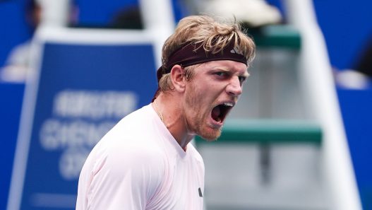 Alejandro Davidovich Fokina s'est imposé en finale du tournoi ATP 250 de Chengdu (Zhong Zhi/Getty Images)