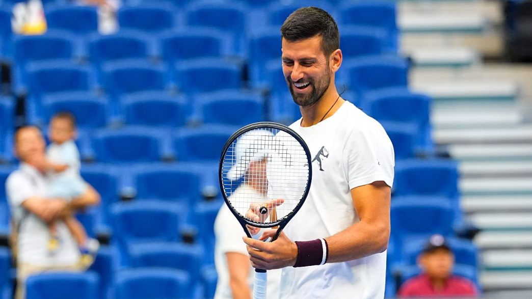 Novak Djokovic fait son retour à Pékin (VCG/VCG via Getty Images)