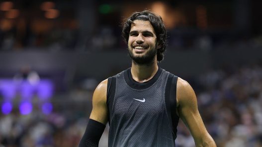 Carlos Alcaraz lors de son quart de finale perdu contre Ben Shelton à l'US Open (Julian Finney/Getty Images)