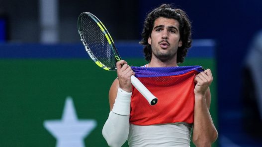 Carlos Alcaraz s'est incliné au troisième tour du Masters 1000 de Shanghai (Shi Tang/Getty Images)