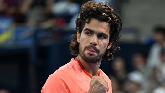Carlos Alcaraz lors du premier tour au tournoi ATP 500 de Tokyo (Getty Images)